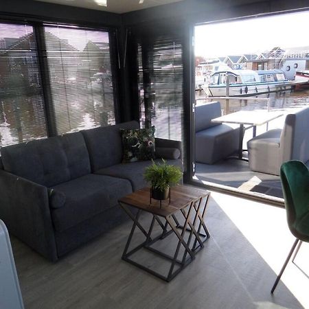 Modern Houseboat With Air Conditioning Located In Marina Uitgeest Bagian luar foto