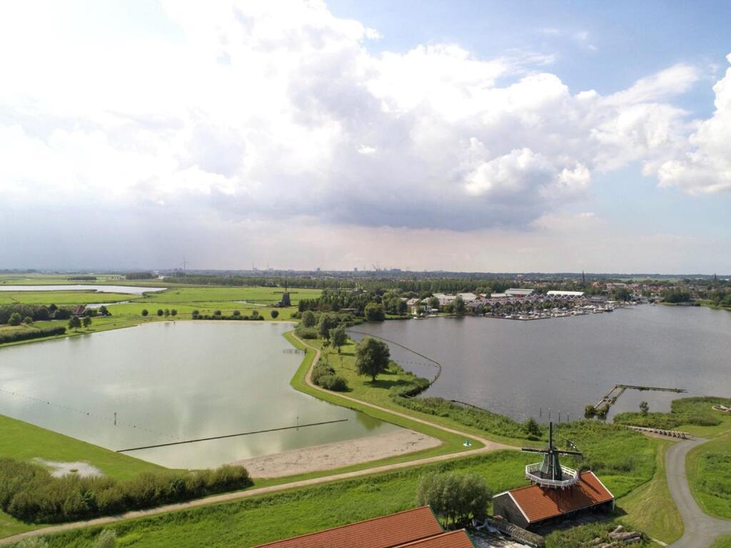 Modern Houseboat With Air Conditioning Located In Marina Uitgeest Bagian luar foto